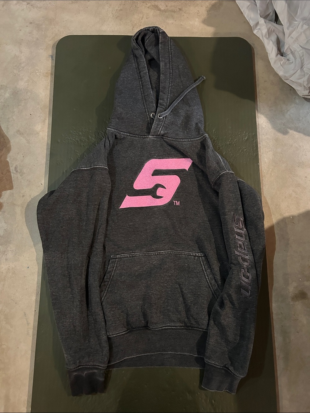 Snap On Men’s Charcoal Crewneck Hoodie with Pink Logo